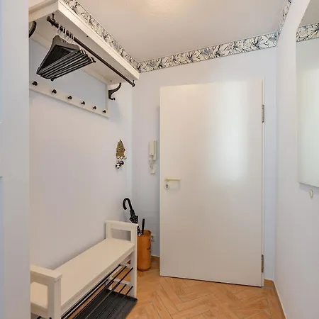 Duenenresidenz 16 - Leni Zinnowitz